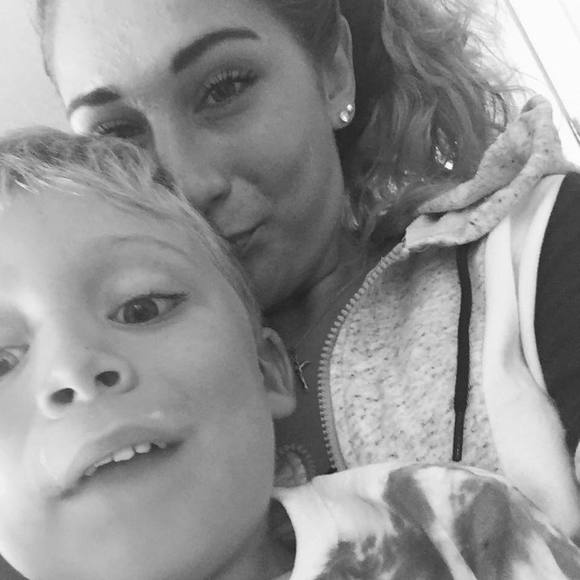 Meet your Posher, Stephanie - Picture 1 of 1